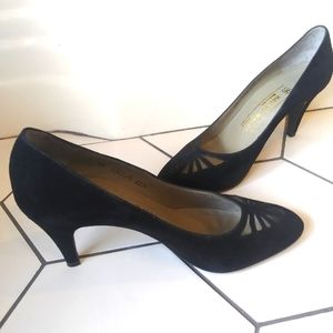 Bruno Magli Size 6.5 Vintage Black Suede Classic Pumps, Cutout Toe Design